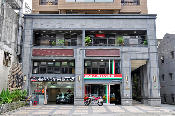 位於內湖區新明路的工業住宅一樓出租給洗車美容坊使用。(好房News記者 陳韋帆/攝影)
