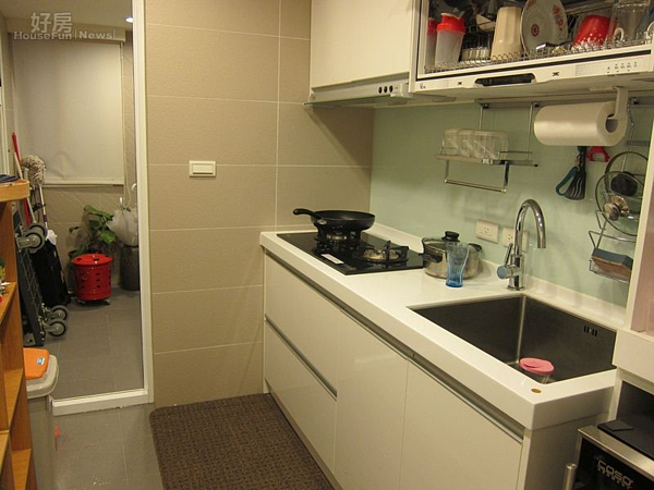 
5.工作室的廚房讓他可以偶爾大展廚藝。
