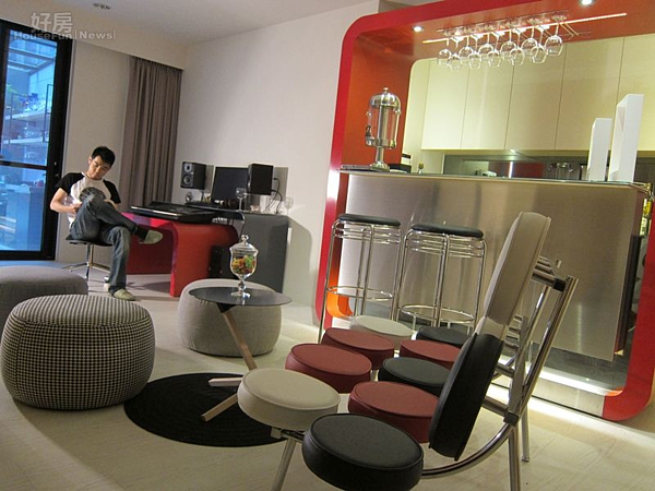 1.noname的創作空間，他都是在這裡完成編曲的。