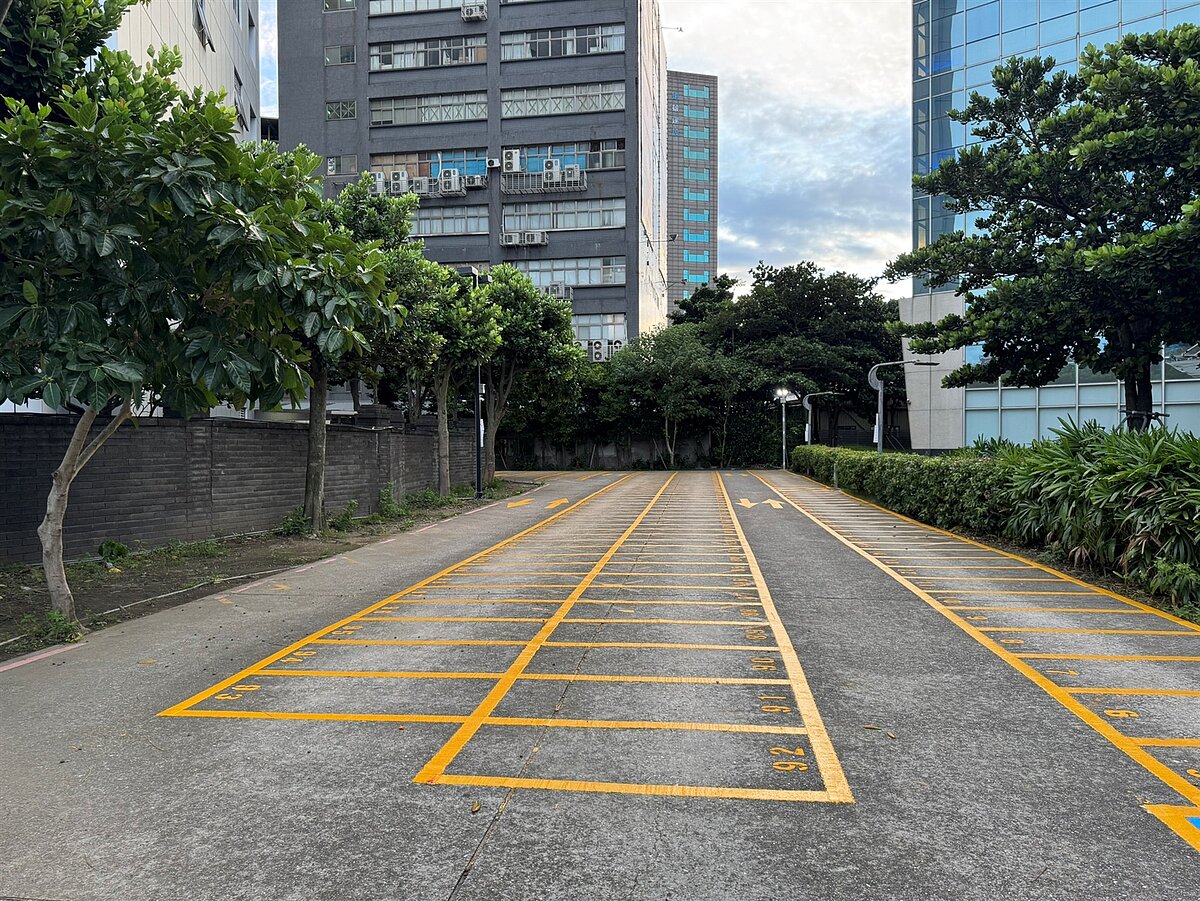 中和板南路機車停車場。圖／新北市交通局提供