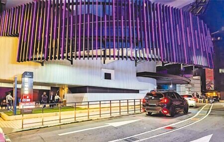 基隆市信二、成功及百福立體停車場委外營運契約即將到期,市府啟動ROT招商作業並設立廉政平台把關,讓流程更公開、透明。圖為信二停車場。(本報資料照片)