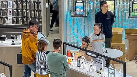 國發會28日發布6月景氣綜合判斷分數續降2分至29分的近一年半新低,燈號維持代表穩定的綠燈。圖∕本報資料照片