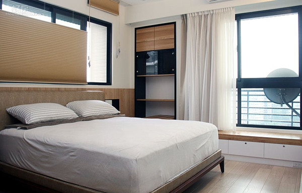 6.就連臥房天花板也裝有內嵌式喇叭,且屋主為了觀賞國外HD節目,還特地安裝了小耳朵。