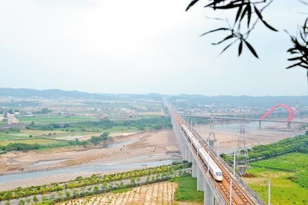 ▲高鐵苗栗站特定區,對工商發展大有助益,也可吸引人才到苗栗服務。(陳慶居攝)