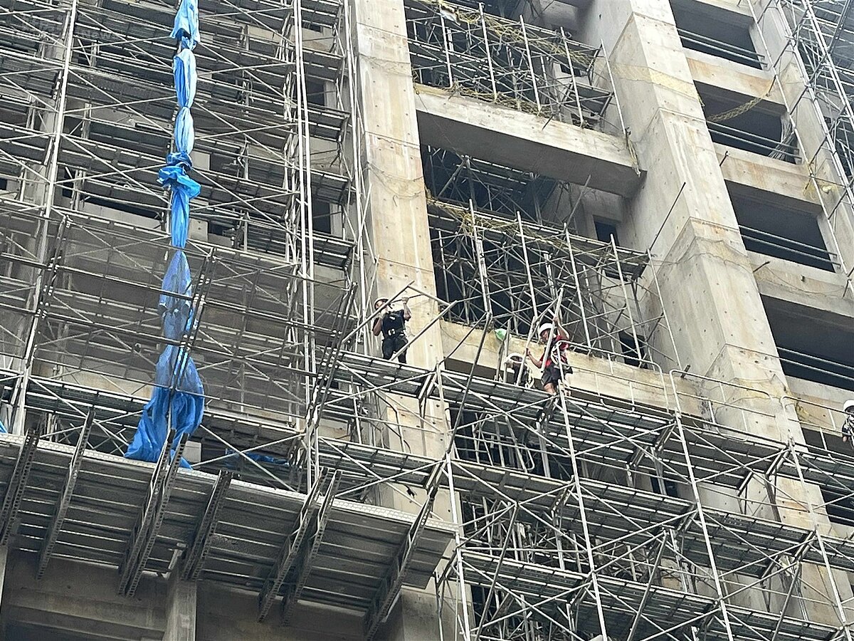 預售建案蓋房工人示意圖。圖／好房網News記者黃暐迪攝影