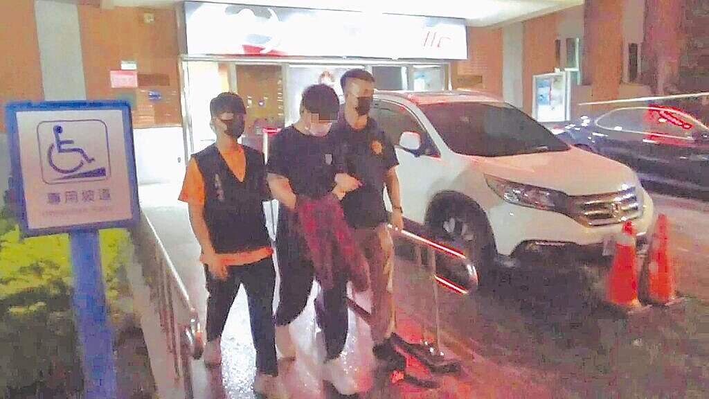 刑事局偵破詐騙集團,將曹姓主嫌等21人依加重詐欺、洗錢及組織等罪嫌移送士林地檢署偵辦。(刑事局提供/林郁平台北傳真)