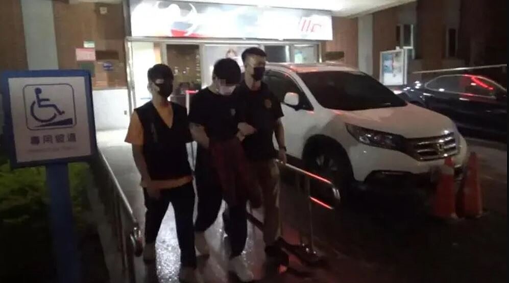 台北市張姓老婦上網刊登租屋廣告，遭詐騙集團假冒租客騙走3000萬元，刑事局查獲竹聯幫成員曹姓男子為首車手集團共21人。記者李奕昕／翻攝
