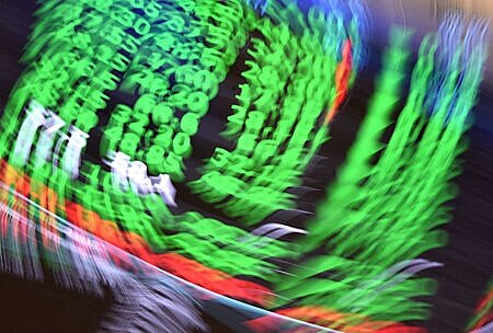 大罷免投票、美國聯準會FOMC會議,以及關稅大限三大不確定因素籠罩,台北股匯市25日觀望氣氛濃厚。圖∕本報資料照片