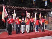 媽祖遶境環保不輸人　總動員夜間作回收