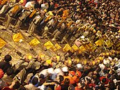 大甲媽遶境激情上路　1公里走逾2小時