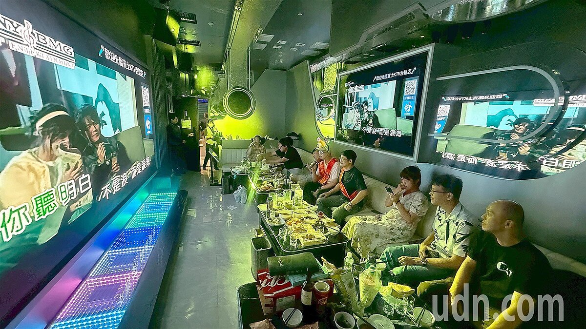 看好高雄消費市場,來自台南的賓士KTV高雄台鋁店展開試營運,數十間獨立風格的奢華主題包廂,讓高雄KTV市場進入戰國時期。圖/業者提供