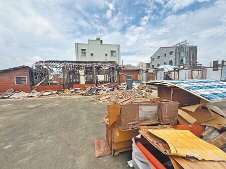 
丹娜絲風災過後，台南災區許多房子亟待修繕。（曹婷婷攝）
