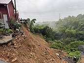 豪雨狂下　彰化民宅崩塌10層樓高