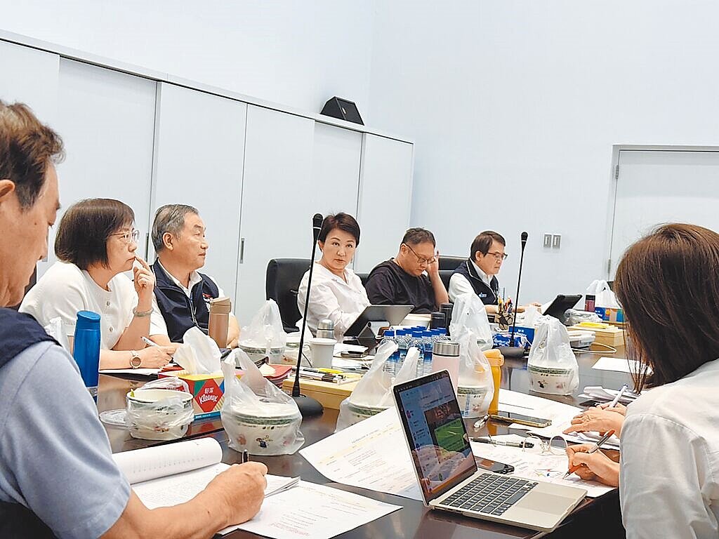 美國對台灣關稅20％，台中市府召開緊急應變會議。（台中市府提供／陳淑娥台中傳真）