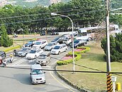 綠燈僅35秒　八堵圓環往基中好塞