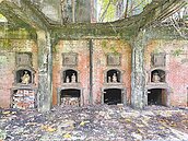 台北龍口町塵芥燒場　圍籬倒塌環境雜亂