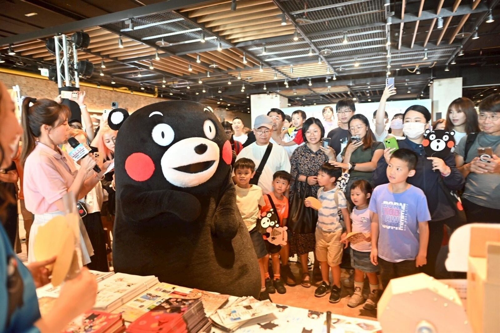 此次特展展期自即日起至12月14日，於桃園機場第二航廈展出，打造原汁原味的熊本觀光主題區。圖：機場公司提供