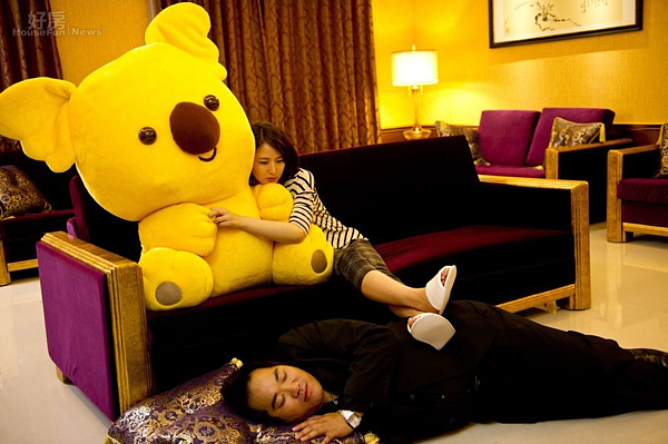 5.樂天小熊娃娃在戲裡相當搶戲，千惠走到哪它也跟到哪。