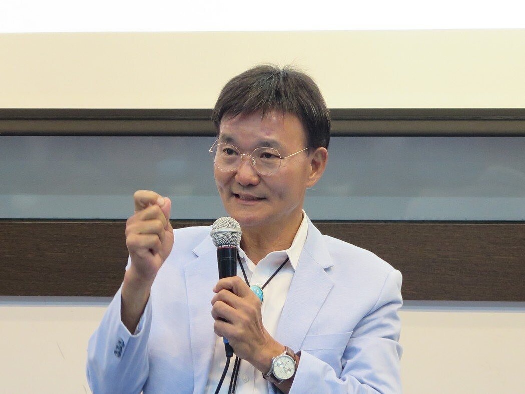 羿晨機械公司董事長黃進霖認為,20%關稅對台灣的工具機產業而言是雪上加霜。圖/黃進霖提供