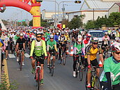 新玉門關自行車挑戰　虎頭埤逍遙遊空前熱鬧