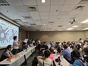 公館圓環說明會未解…民眾拍桌嗆：根本沒要改　只為替蔣萬安解套