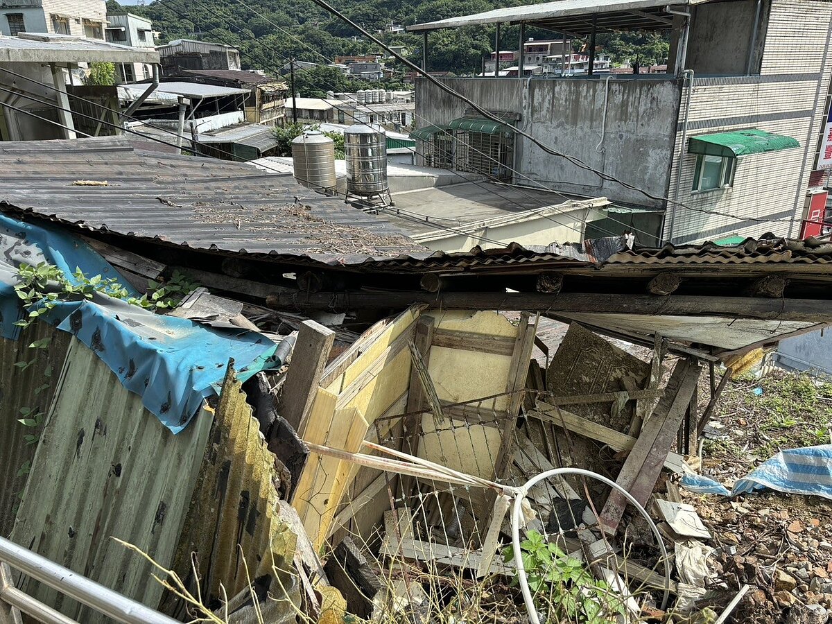 基隆復興路危屋占國有地隨時有倒塌風險,將鑑定後拆除。圖/林沛祥辦公室提供