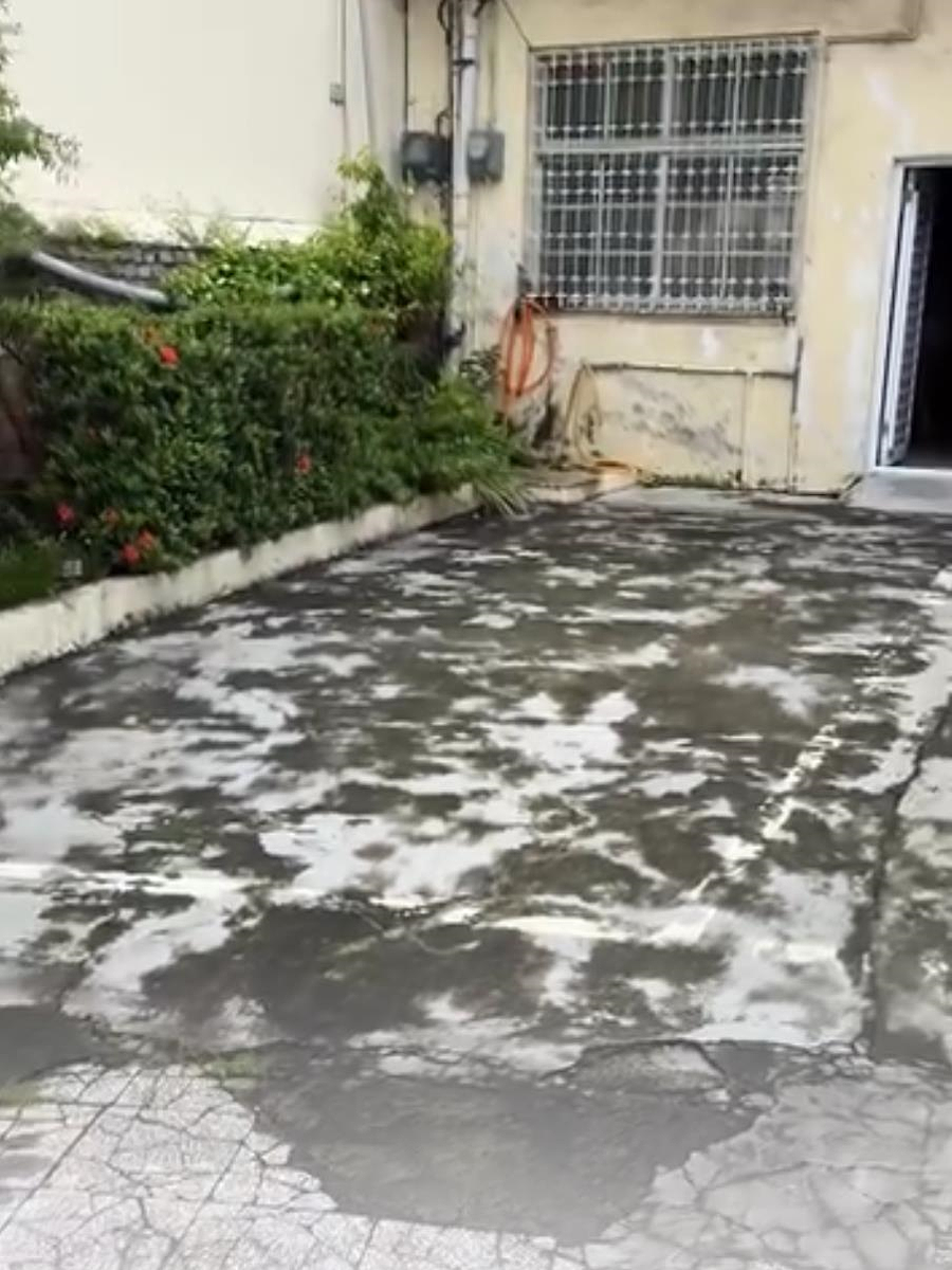 有民眾在社群發文,指將轎車停在台南市北區一戶人家門口停車格,隔天早上接到對方來電開口要收500元,「你覺得合理嗎?」他在社群上PO文引發熱議。圖/翻攝自「爆料公社公開版」