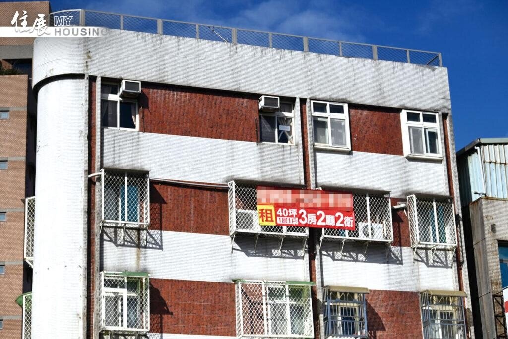 越來越多房東從過去直面房客,轉向將房屋交給包租代管業者打理。