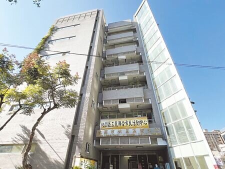 桃園逐年增建活動中心,改制10年來已新增88處達383處,且推線上租借系統後使用率也增1成,整體用電成本增加。(蔡依珍攝)