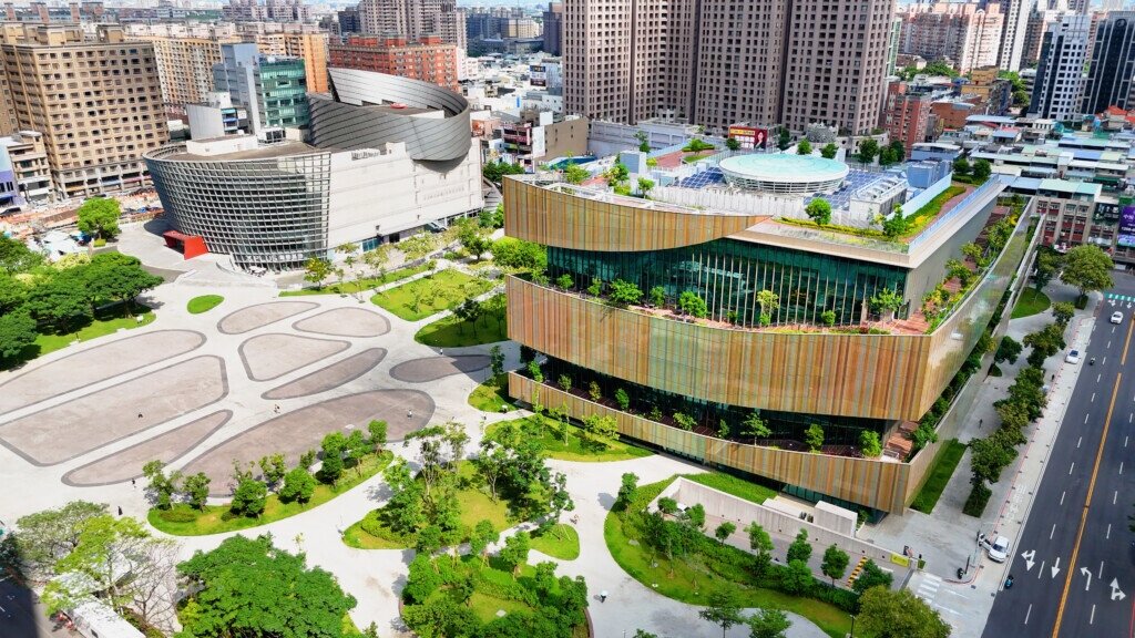 桃園藝文特區總圖書館與展演中心 圖/業者提供