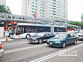 胡：不做BRT　台灣大道將心肌梗塞