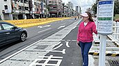 高雄捷運黃線動工「交維措施挨轟粗糙」　駕駛被迫駛過水溝蓋