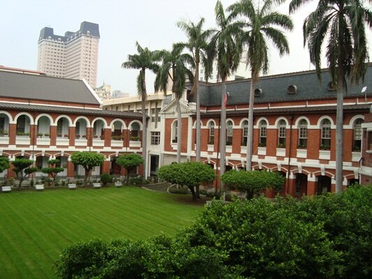 台中州廳廳舍「處處有玄機」！（記者諸葛志一攝）