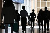通膨壓力大　51％月底吃土族　91％淪薪貧族