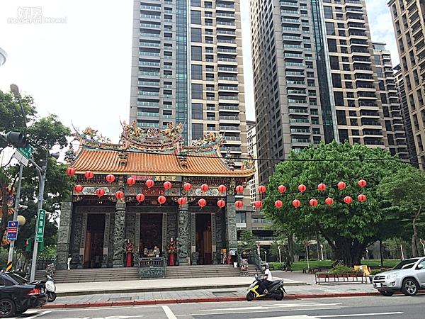 全台最貴的土地公廟，板橋「深丘福德宮」。(吳光中／攝)