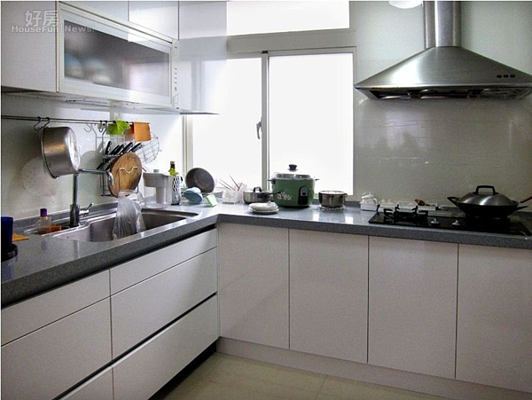 7.乾淨簡潔的廚房是從後陽台改裝來的。