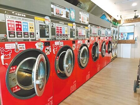 
台中市自助洗衣店高達535家是全國最多，因無人常駐管理，潛藏公安危機。（陳淑娥攝）
