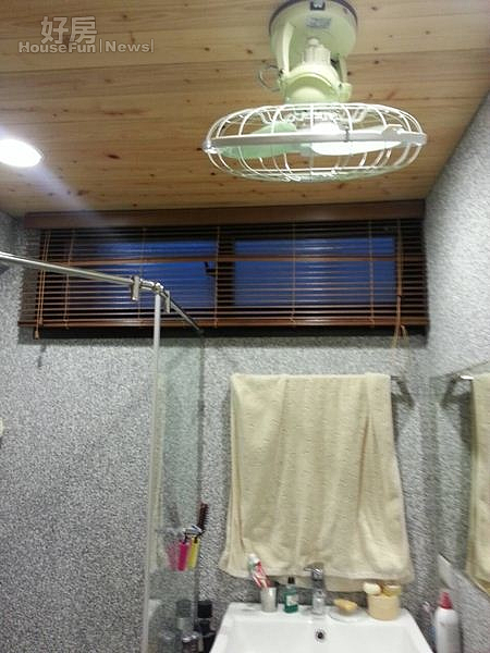 5.廁所裝電風扇一方面消除穢氣,也可以散熱。