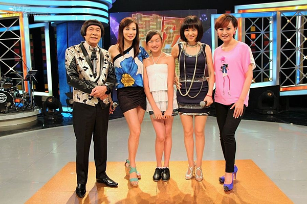 6.溫翠蘋(左二)赴日回台之後,在此買屋,脫手後又到美國定居。(中視提供)