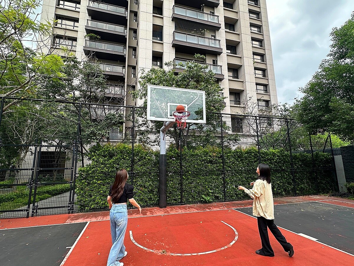 「它」竟也影響社區房價?自住客購屋不僅看重地段、坪數 隨著健康意識高漲與運動習慣普及,住宅社區公設的規劃也在運動休閒設施上極盡巧思,並可提升社區房屋價值。圖/好房網News記者林和謙/攝