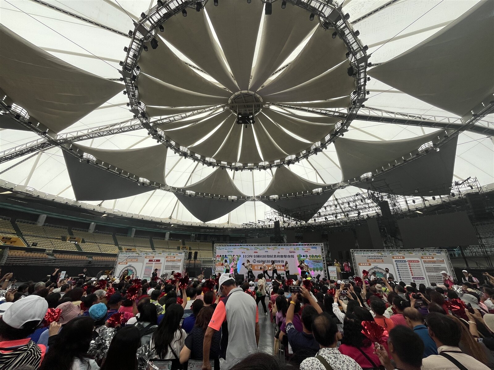 桃園巨蛋除了作為職籃「桃園雲豹」主場,也有其他展演用途,市府評估台壽新場館完工會舒緩場館空間供不應求的壓力。本報資料照片