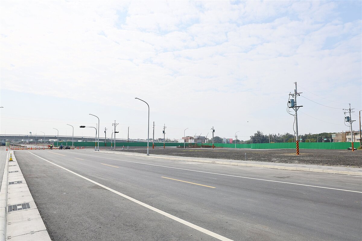 台南市南區喜樹灣裡市地重劃區全區採地下共同管道,減少重複開挖並達節能減碳。圖/台南市地政局提供