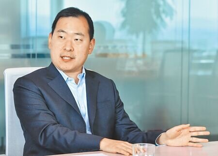 麥肯錫資深全球董事合夥人暨台灣分公司總經理朱名武接受專訪,分享公司近年來業務與企業布局。圖∕王德為