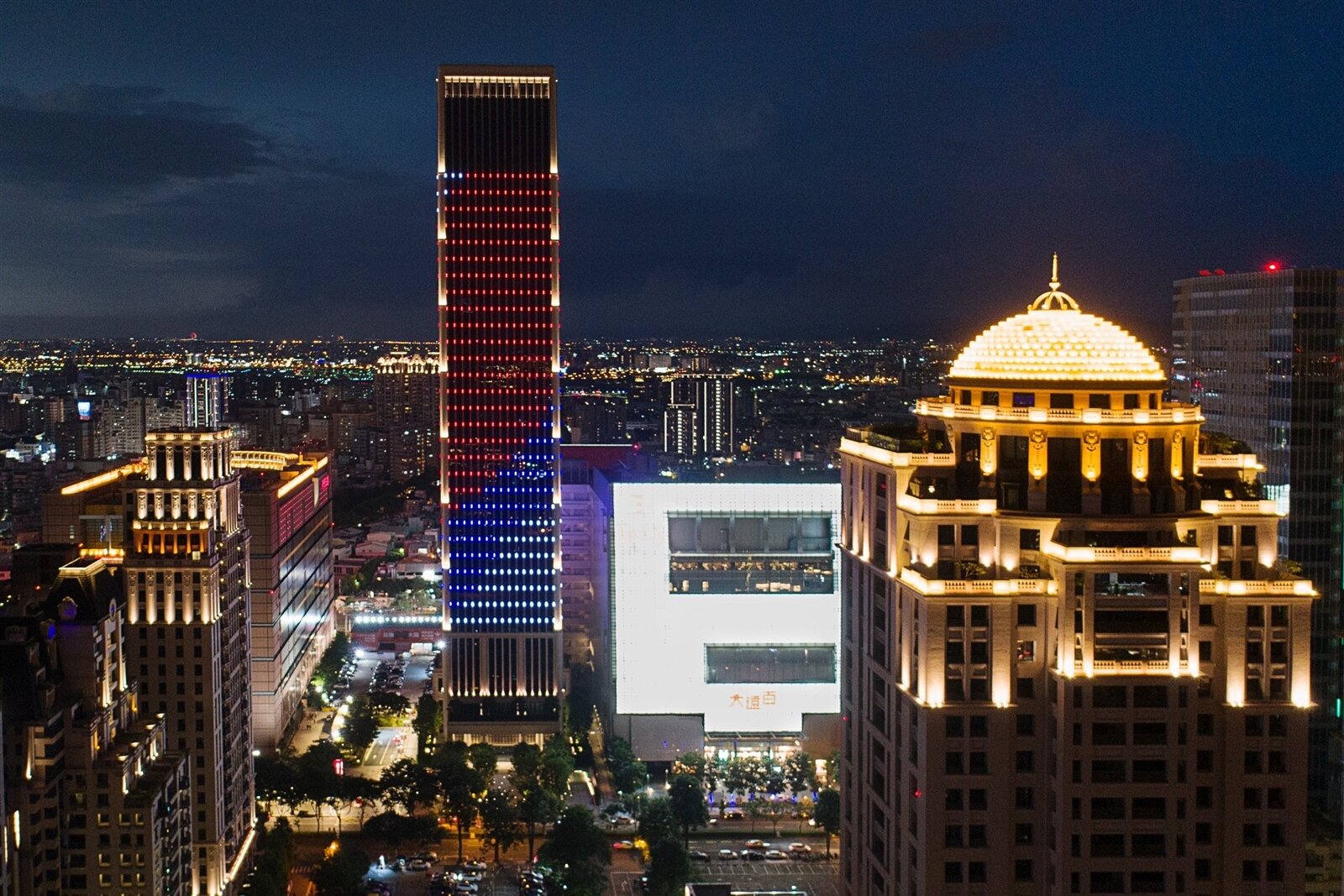 台中七期新市政中心為豪宅聚落,商辦更是吸引企業爭相進駐。記者趙容萱/攝影