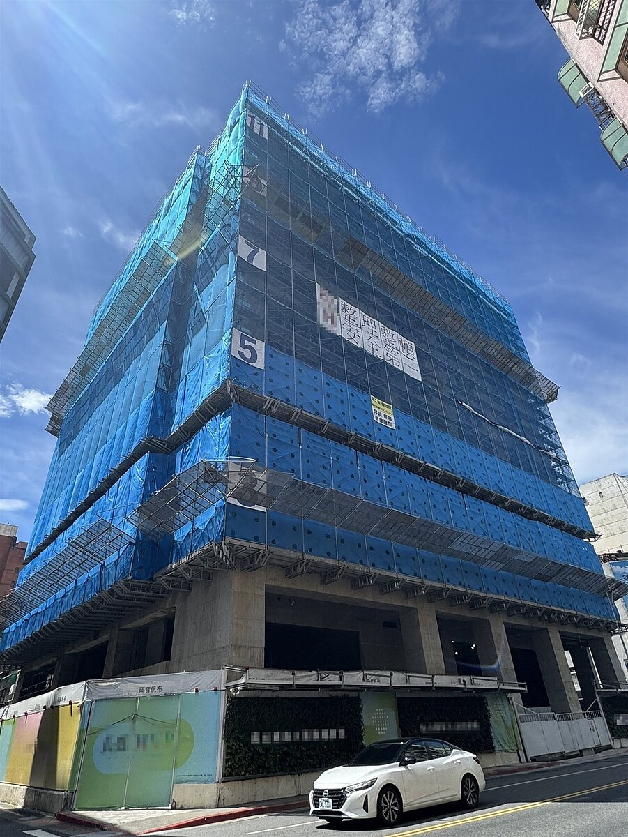 北市宣布2022年至今年領得建照和雜照工程,自動延長2年建築期限。圖/台北市建管處提供