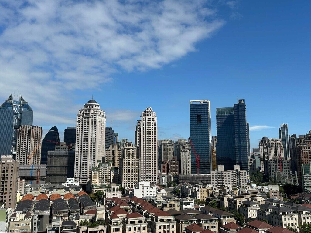 台中七期住宅與商辦六大新案合計貢獻近80億元成交量。