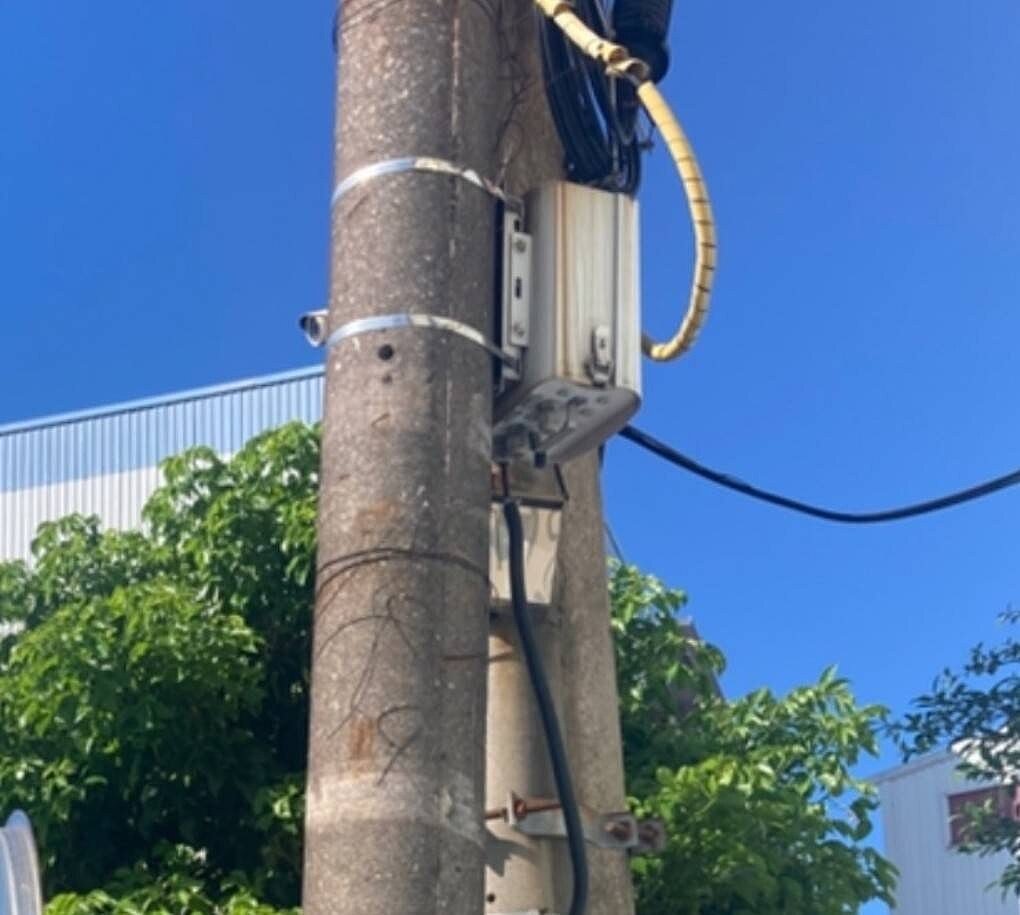 桃園市新屋區永安工業區內有電廠灰渣處理廠，地方居民抱怨東北季風吹拂，空汙影響當地，希望市府有具體作為。圖／桃園市環保局提供