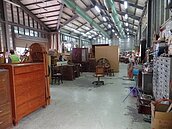 現代傢俱實木少　寶之林二手家具供不應求