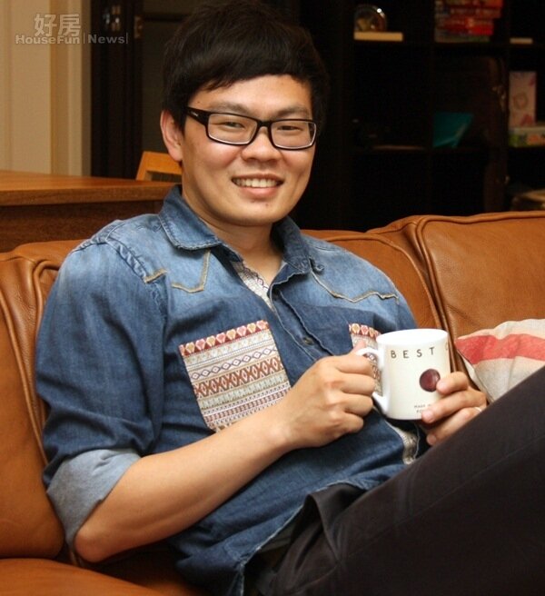 8.電腦工程師Harvey兩年前買下新竹高鐵站附近的社區大樓。