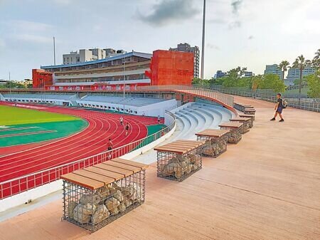 高雄市中正體育場改造為開放式運動公園,遭高雄市審計處點出多項缺失,高雄市新工處回應,針對缺失已逐一檢討改進。(任義宇攝)